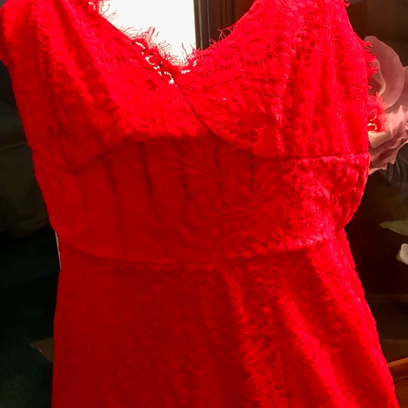Sexy & Sophisticated RED Evening Gown! - Picture 4 of 4